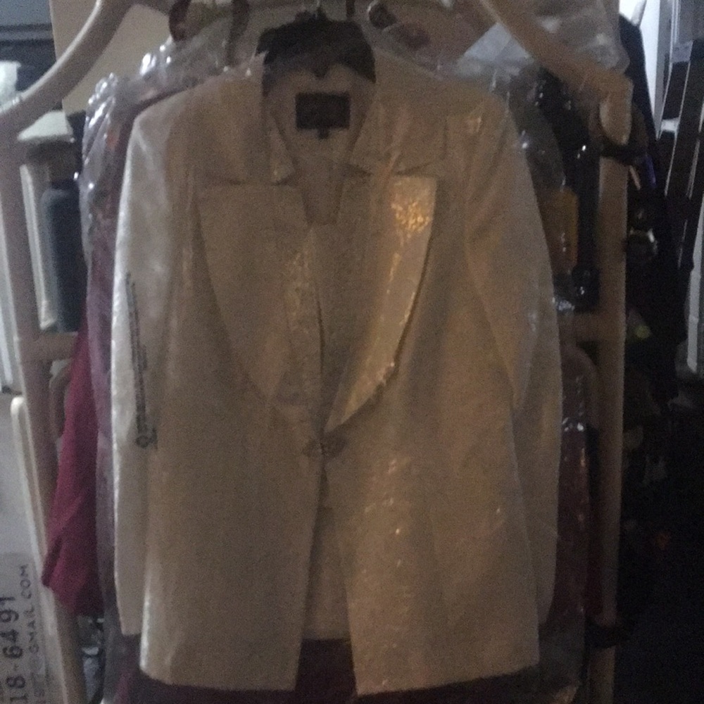 Dinner jacket